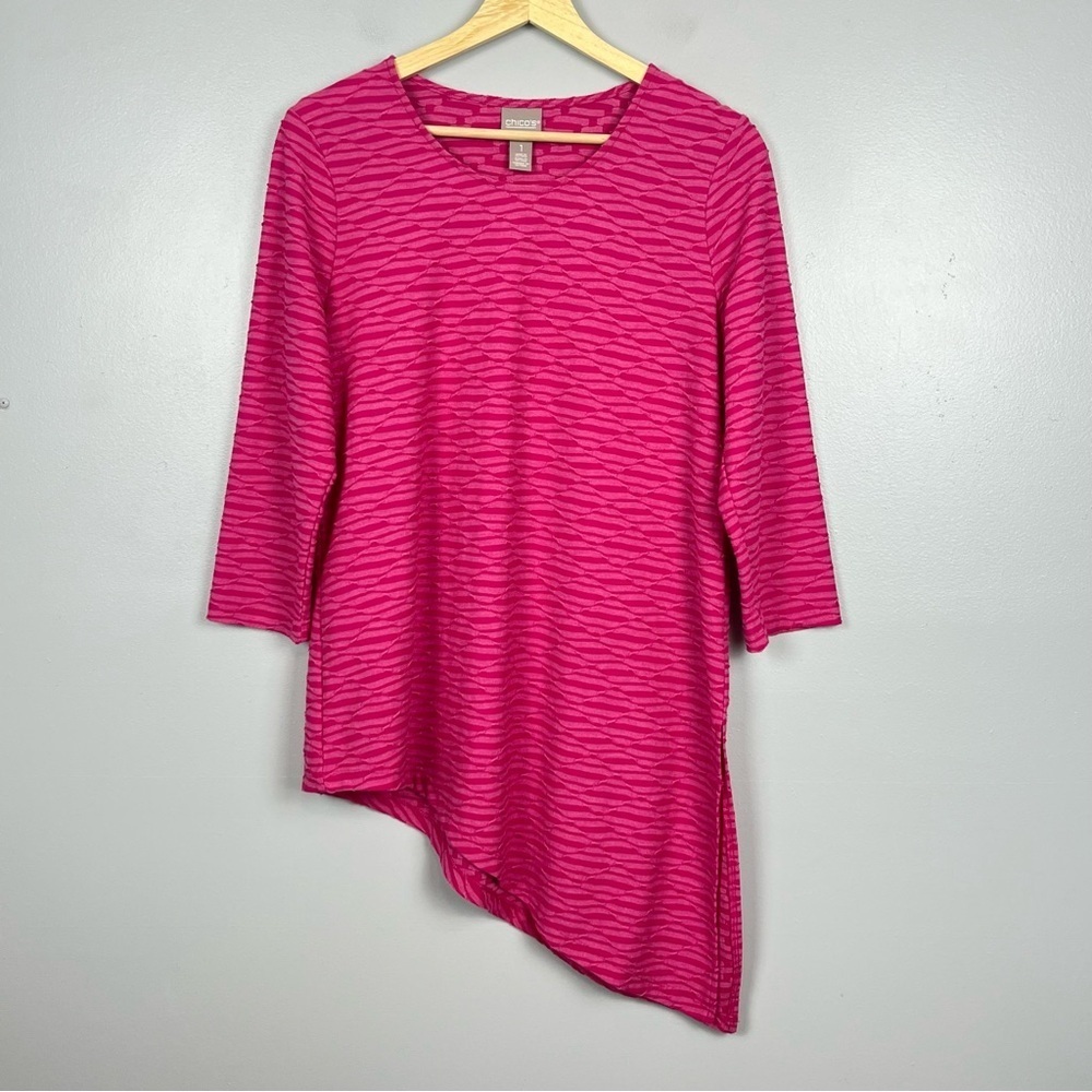 Chico’s pink textured asymmetric hem 3/4 sleeve blouse top, medium.